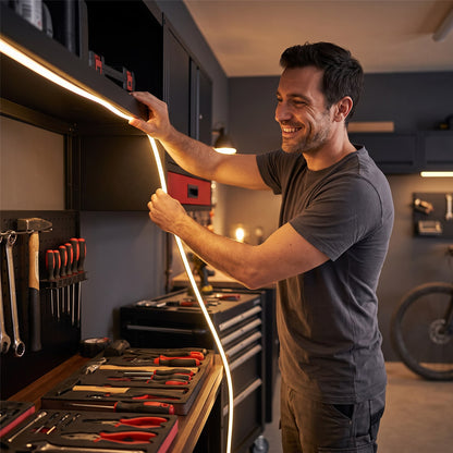 Bande LED 220V installee sous une etagere d atelier